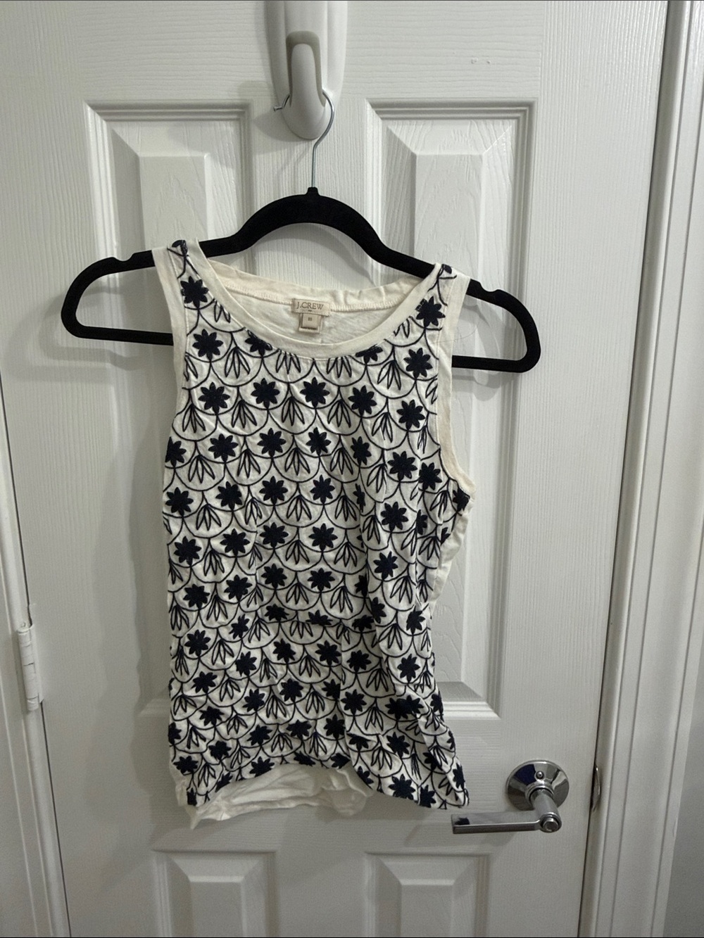 Jcrew XS Cream Tank Top with Navy Floral Embroidery